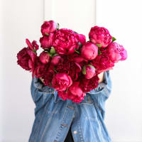 Red-Handed: 20 Peonies view 10