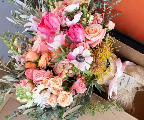 How To Go From Burlap-Wrapped Bouquet To Vase Arrangement (It’s As Easy As 1-2-3!)