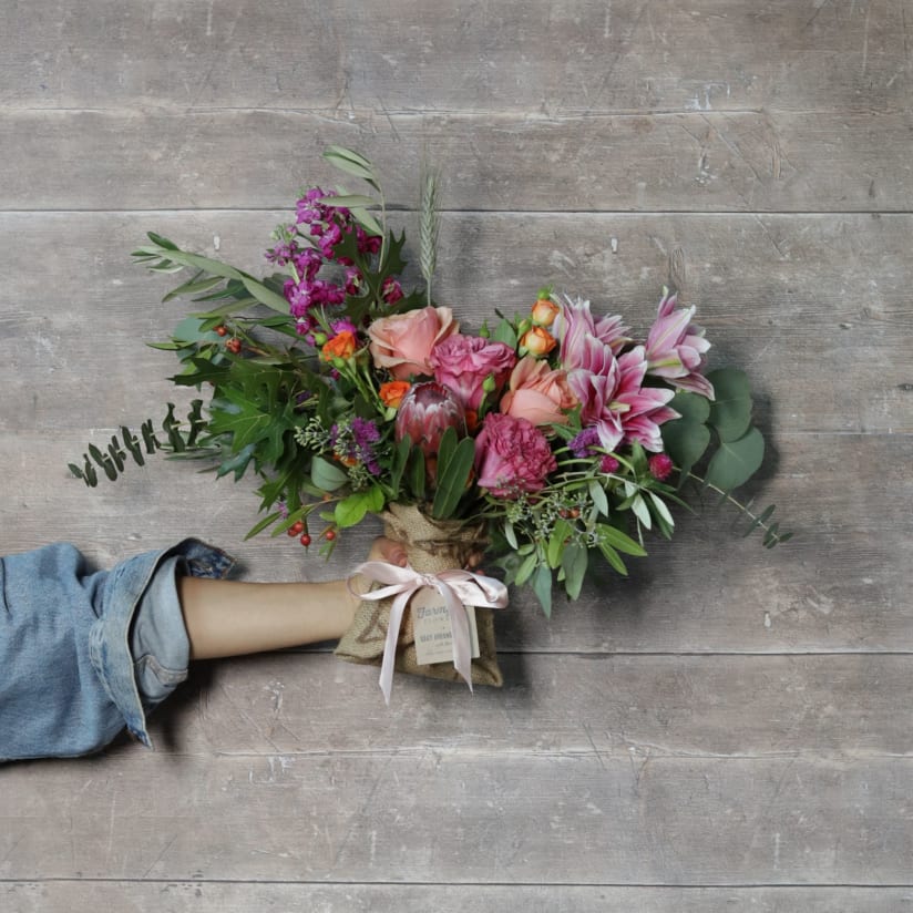 Message Bouquet Box (Fresh Roses) – LA Flower Girl